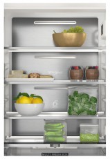 Whirlpool WHC18 T132 HŰTŐ BE&Eacute;P&Iacute;THETŐ ALULFAGYASZT&Oacute;S Konyhai term&eacute;kek - Hűtő, fagyaszt&oacute; (be&eacute;p&iacute;thető) - Alulfagyaszt&oacute;s kombin&aacute;lt hűtő - 502896