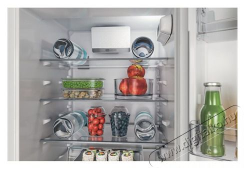 Whirlpool WHC18D021C2 SF HŰTŐ ALULFAGYASZT&Oacute;S BE&Eacute;P&Iacute;THETŐ Konyhai term&eacute;kek - Hűtő, fagyaszt&oacute; (be&eacute;p&iacute;thető) - Alulfagyaszt&oacute;s kombin&aacute;lt hűtő - 505366