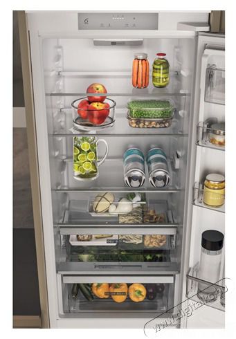 Whirlpool WHC20D013D1 HŰTŐ ALULFAGYASZT&Oacute;S BE&Eacute;P&Iacute;THETŐ Konyhai term&eacute;kek - Hűtő, fagyaszt&oacute; (be&eacute;p&iacute;thető) - Alulfagyaszt&oacute;s kombin&aacute;lt hűtő - 505368